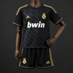 11 12 Kids Real Madrid Away Retro Kit Jersey Size 16-28 - Front