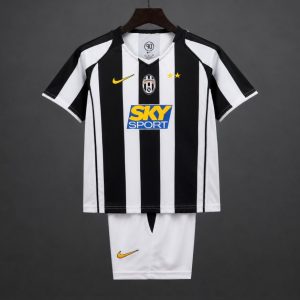 Retro Kids 04 05 Juventus Home Jersey - Front