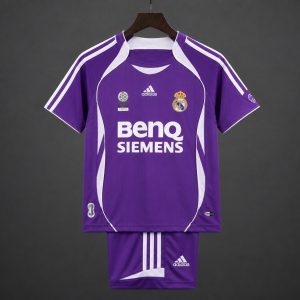 Retro Kids 06 07 Real Madrid Away Purple Jersey - Front