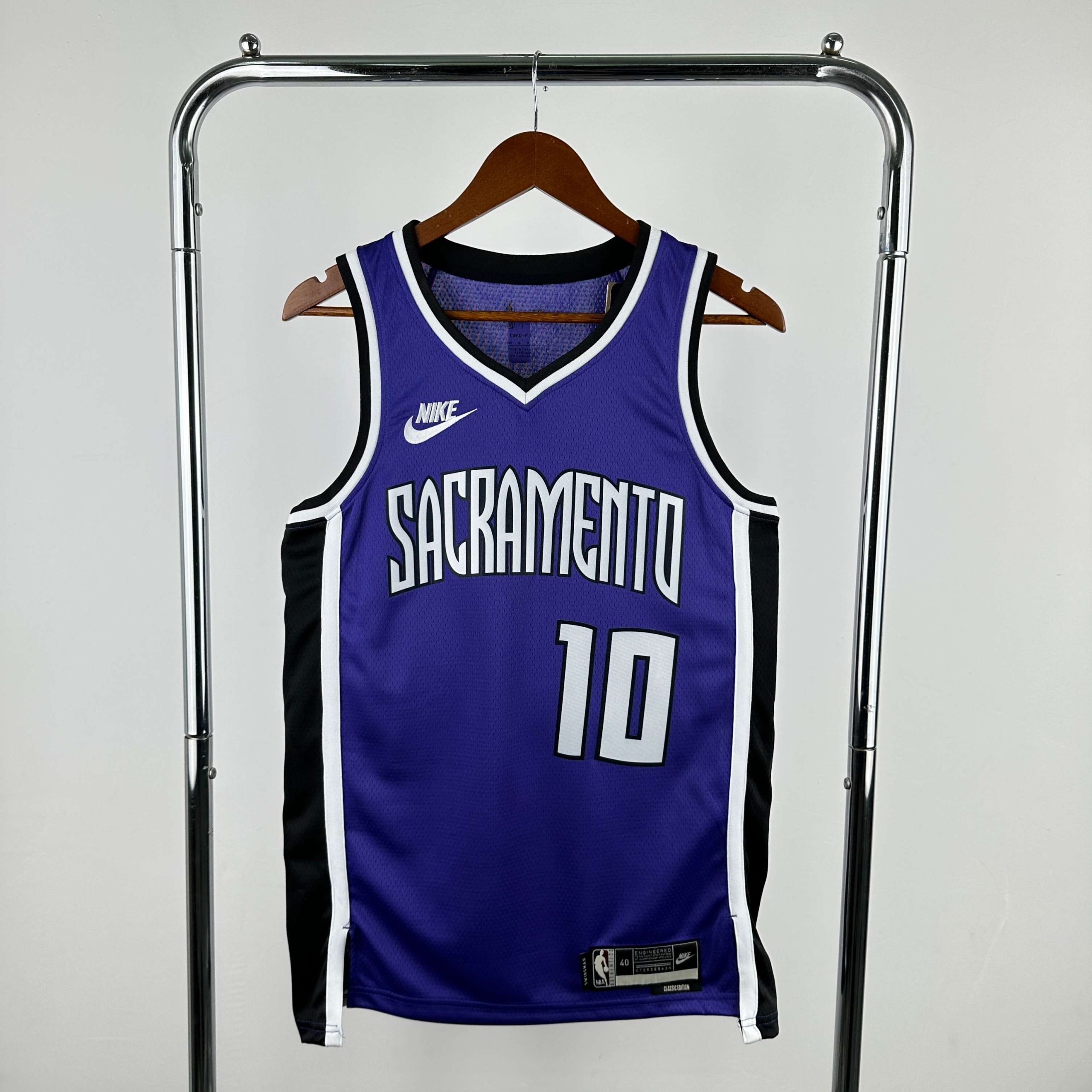 2025 season sacramento kings retro #10 demar derozan jersey image 1 2025 Season Sacramento Kings Retro #10 DeMar DeRozan Jersey - Image 1
