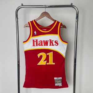 M&N Retro Swingman Jersey Atlanta Hawks 1985-86 Season Red #21 Dominique Wilkins - Image 1