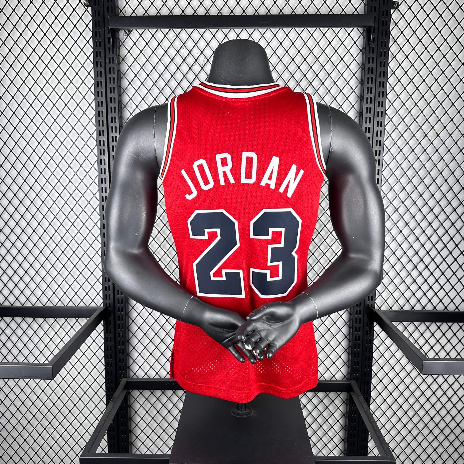M&N Retro Swingman Jersey Chicago Bulls 1984-85 Season Rookie Red #23 Michael Jordan - Image 2 M&N Retro Swingman Jersey Chicago Bulls 1984-85 Season Rookie Red #23 Michael Jordan - Image 2