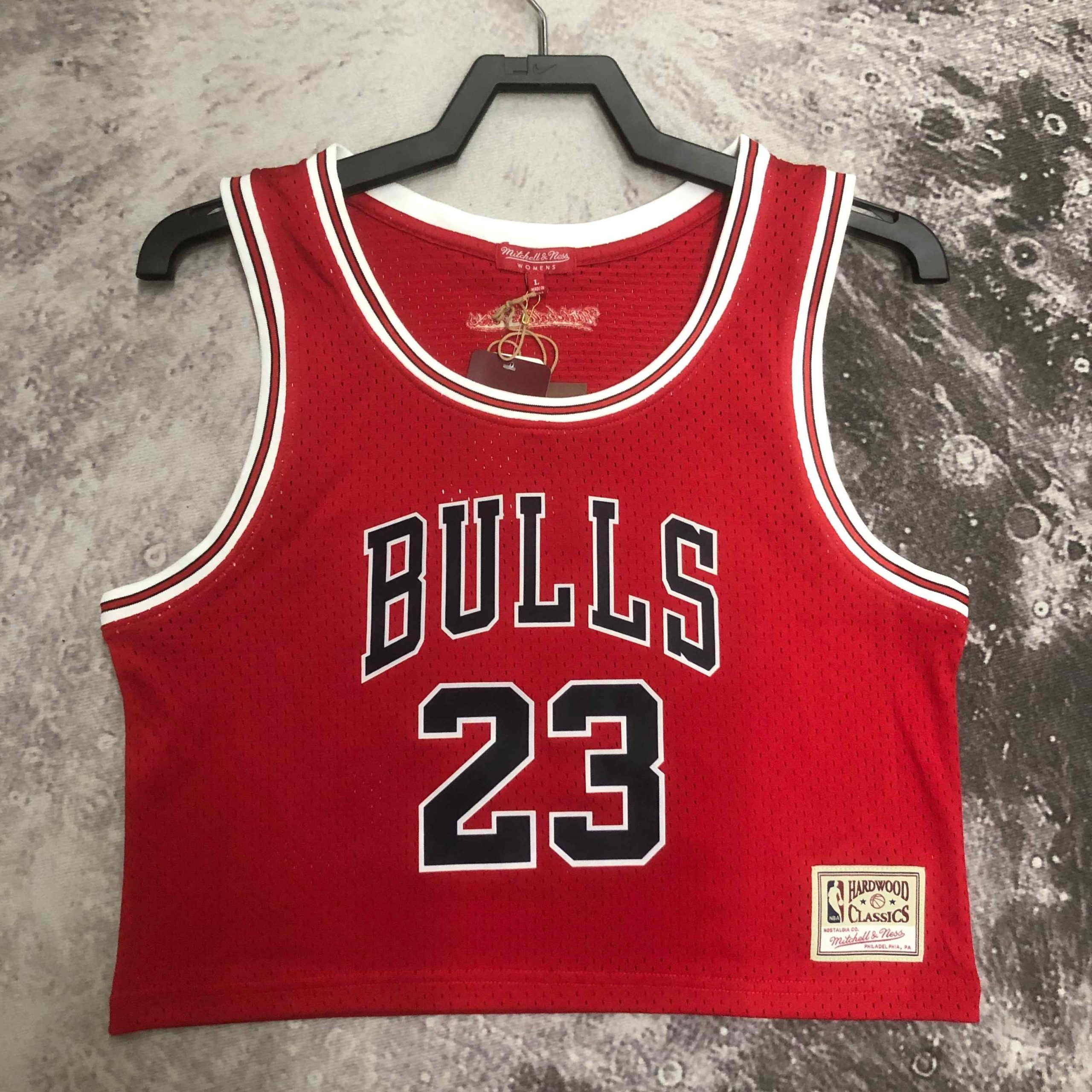 m&n women's retro cropped jersey chicago bulls red #23 michael jordan image 1 M&N Women's Retro Cropped Jersey Chicago Bulls Red #23 Michael Jordan - Image 1