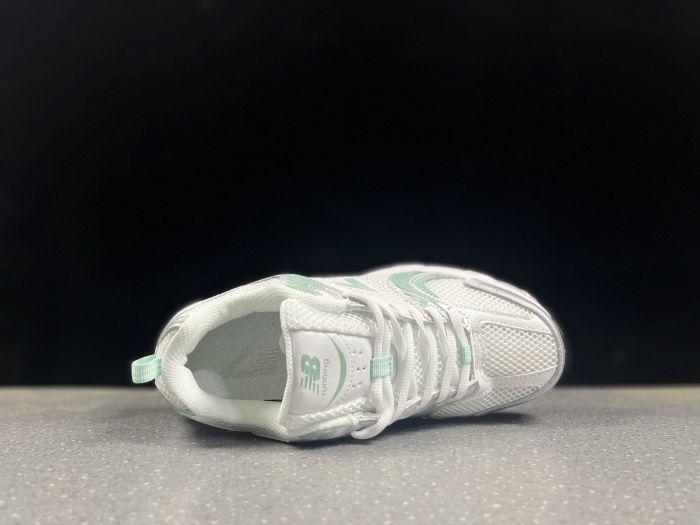 new balance 530 u530seb sneakers detail 3 New Balance 530 U530SEB Sneakers - Detail 3