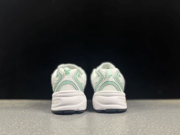new balance 530 u530seb sneakers detail 4 New Balance 530 U530SEB Sneakers - Detail 4