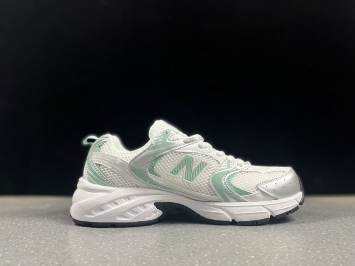 new balance 530 u530seb sneakers detail 5 New Balance 530 U530SEB Sneakers - Detail 5